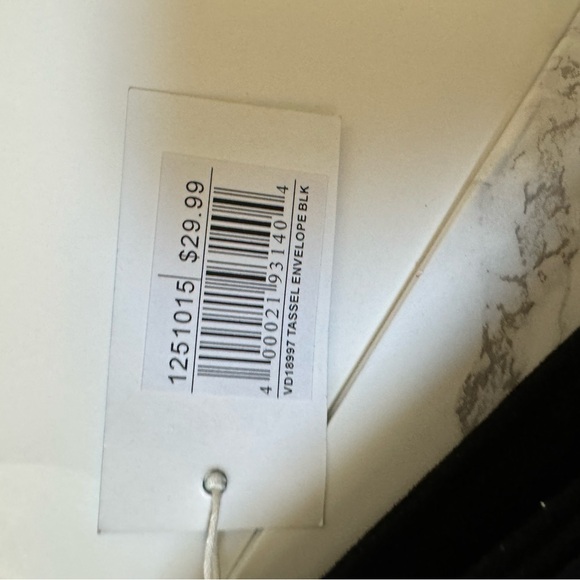 Tassels envelope clutch /crossbody . 6L x 10.5W - Picture 14 of 15